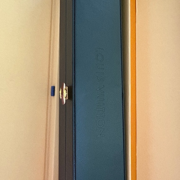 Louis Vuitton Empreinte Chain Bracelet, 18kYellow Gold - Picture 5 of 9